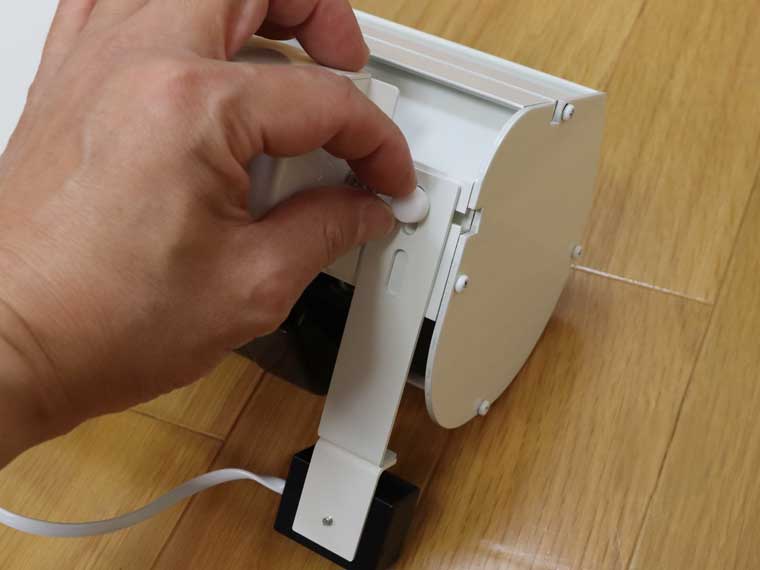 Lブラケットを引っ掛ける