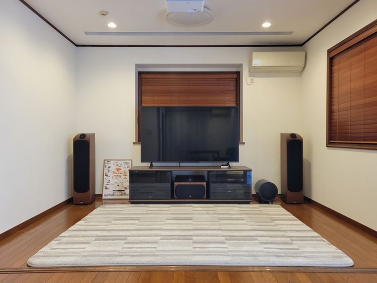 スクリーン収納時