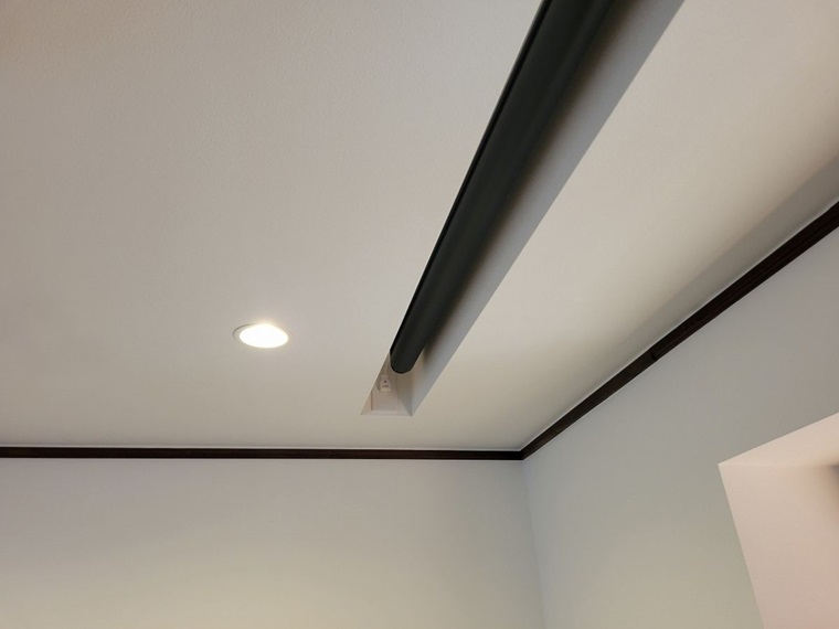 スクリーン天井収納