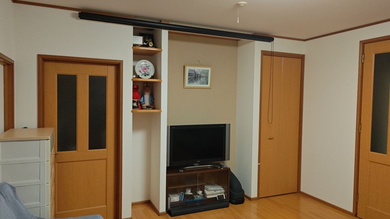 スクリーン収納時